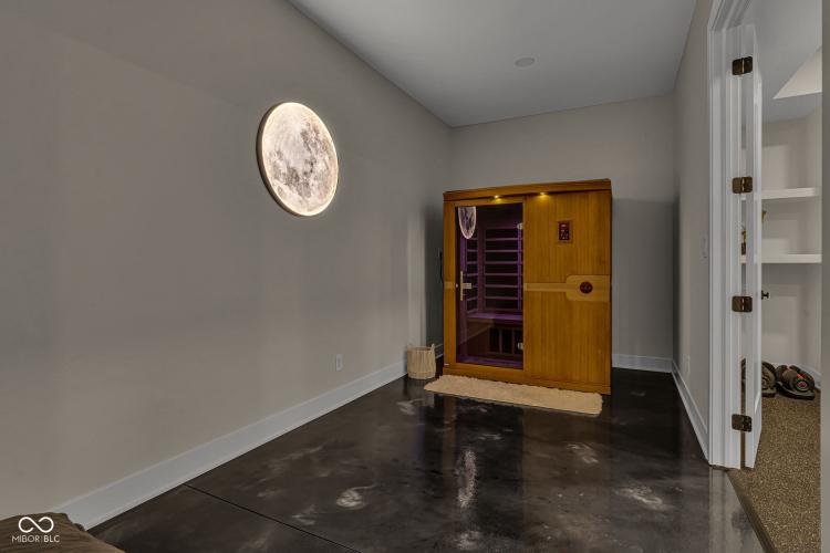 Listing Image 90