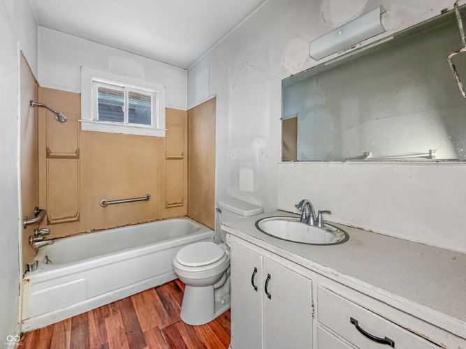 Listing Image 20