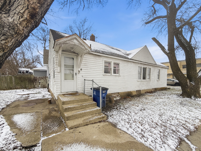 Listing Image 7