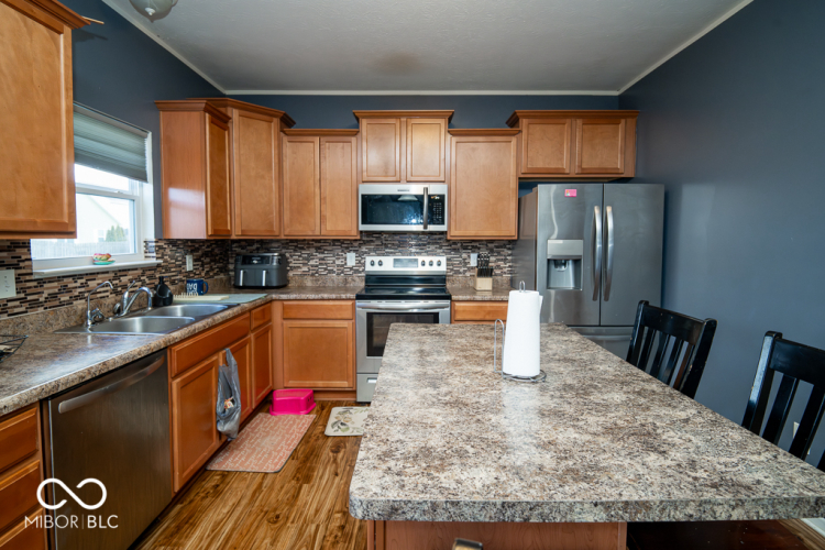 Listing Image 5