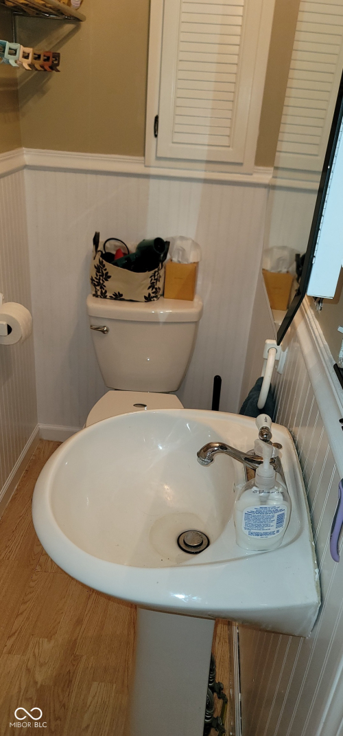 Listing Image 11