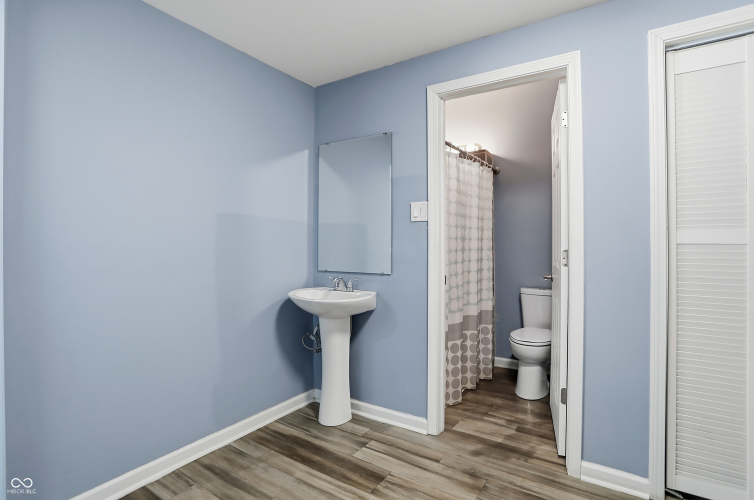 Listing Image 21