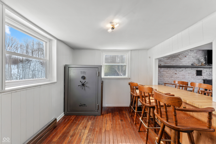 Listing Image 52