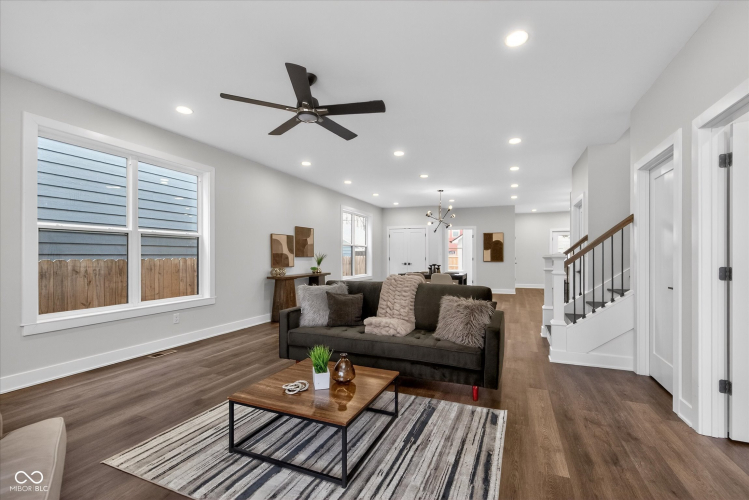 Listing Image 12