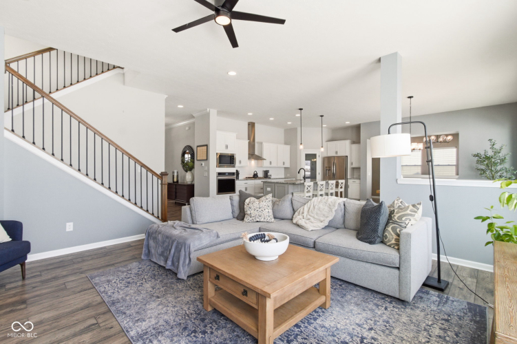 Listing Image 10