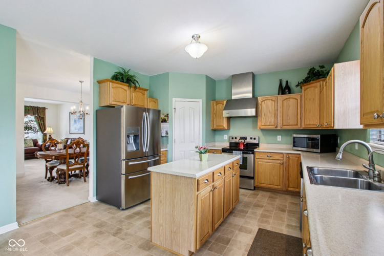 Listing Image 8