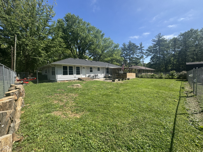Listing Image 4