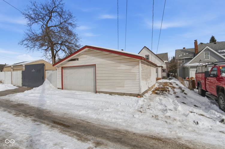 Listing Image 12