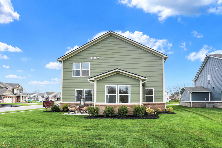 Listing Image 44