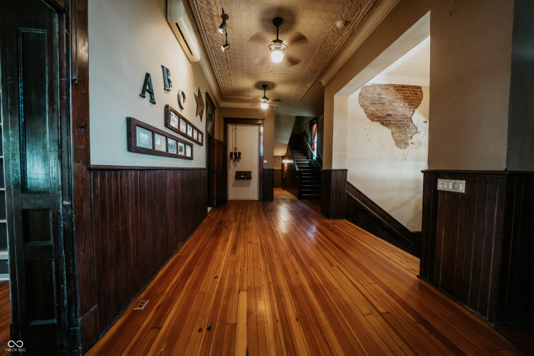 Listing Image 18