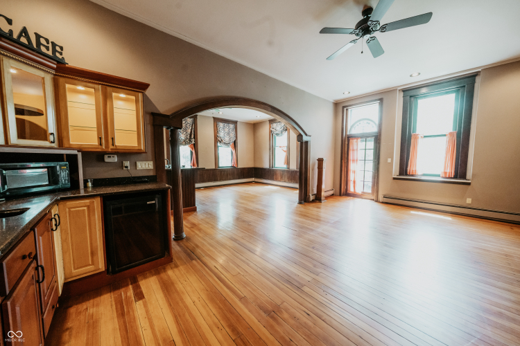 Listing Image 20