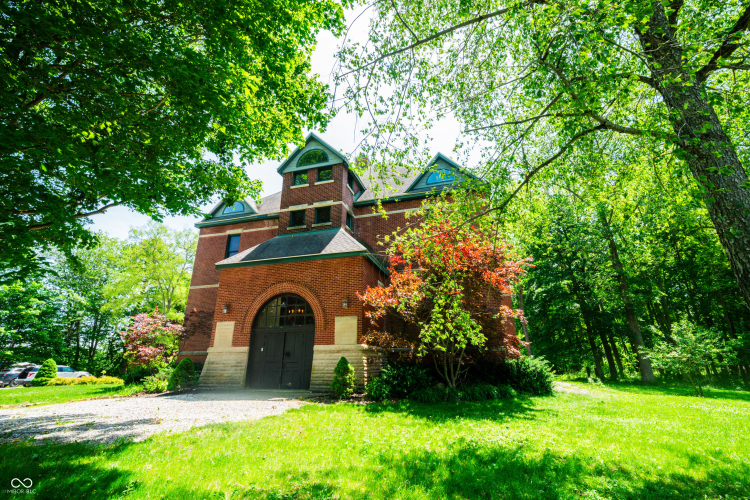 Listing Image 4