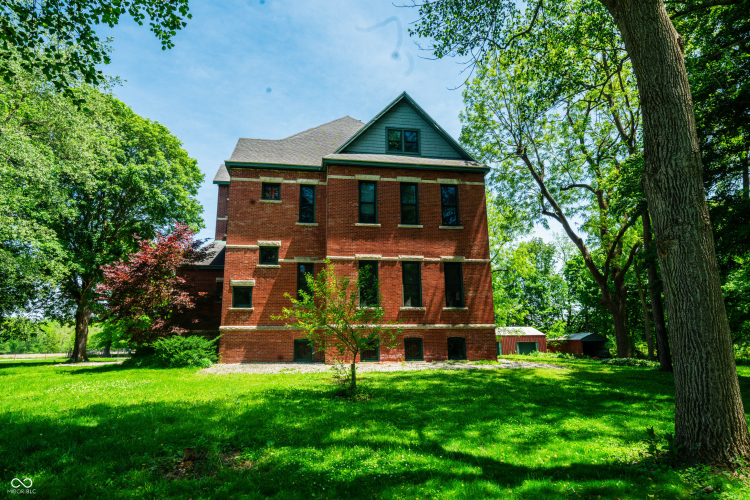 Listing Image 8