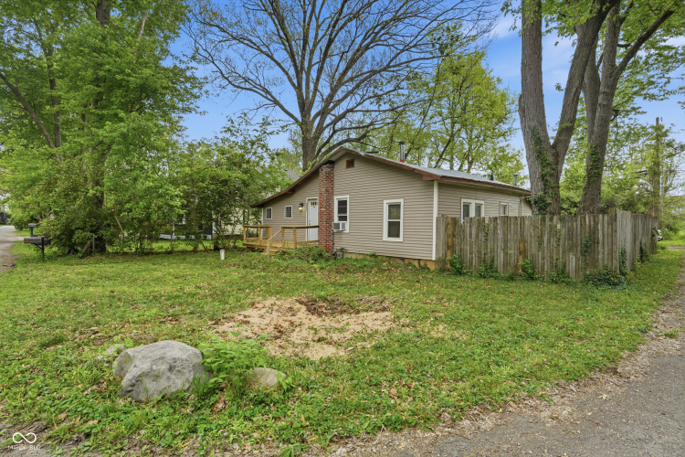 Listing Image 4