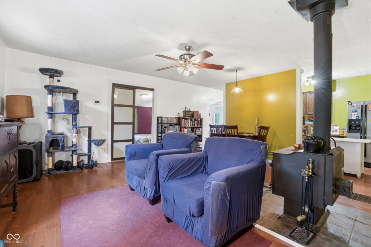 Listing Image 6