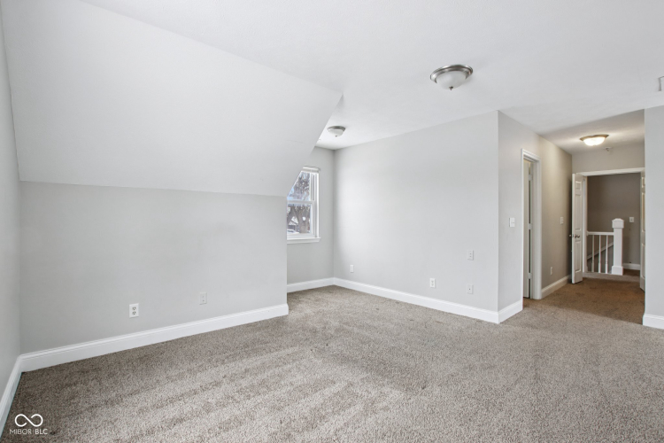 Listing Image 30