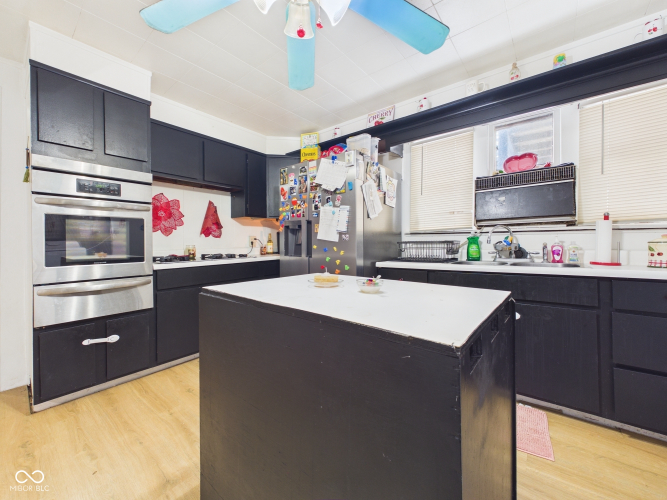 Listing Image 13