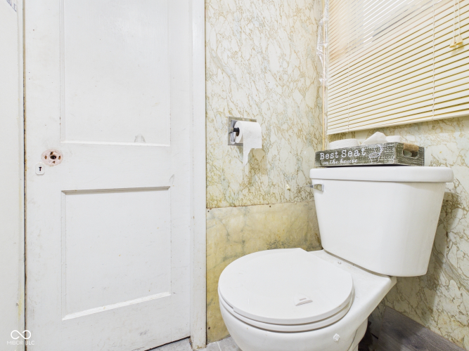 Listing Image 18