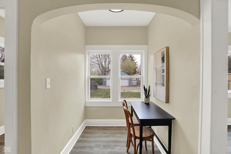 Listing Image 19