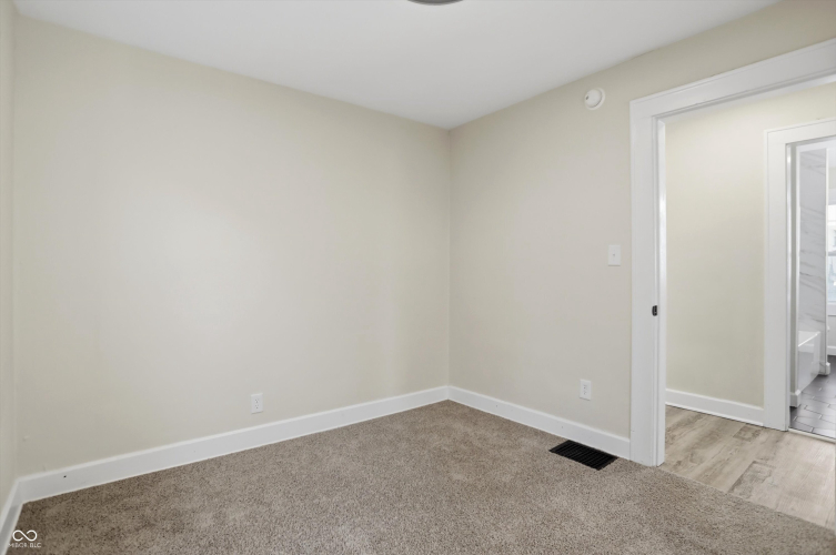 Listing Image 28