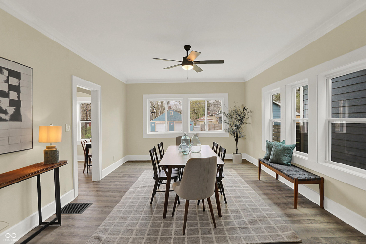 Listing Image 8