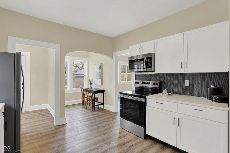Listing Image 9