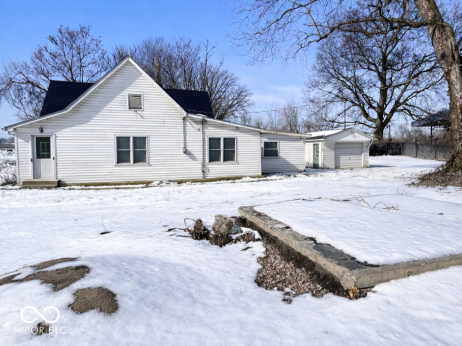 Listing Image 4