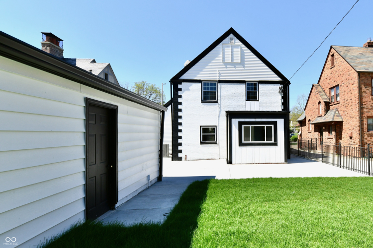 Listing Image 52