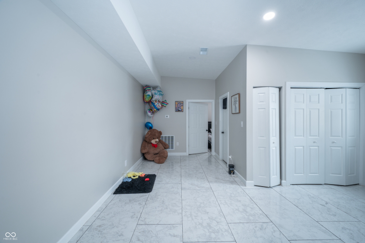 Listing Image 47