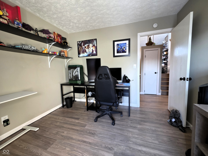 Listing Image 19