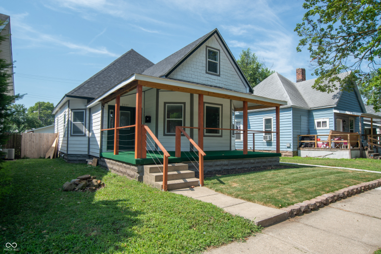 Listing Image 3