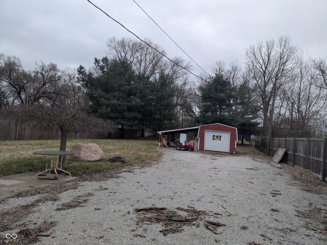 Listing Image 4