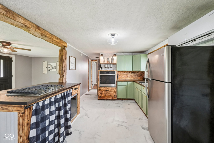 Listing Image 16