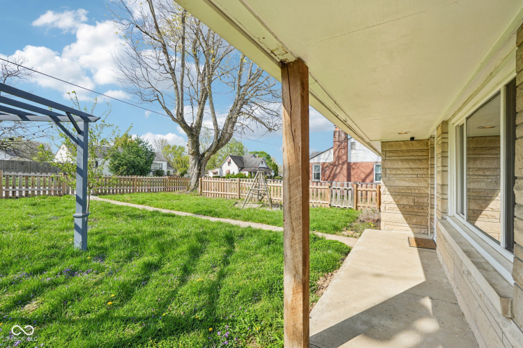 Listing Image 5
