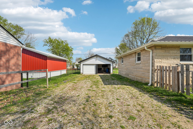 Listing Image 7