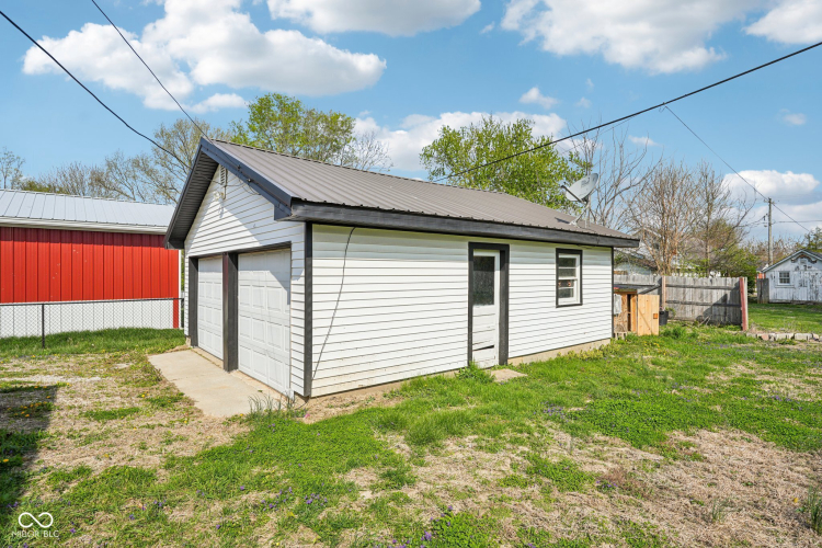 Listing Image 8