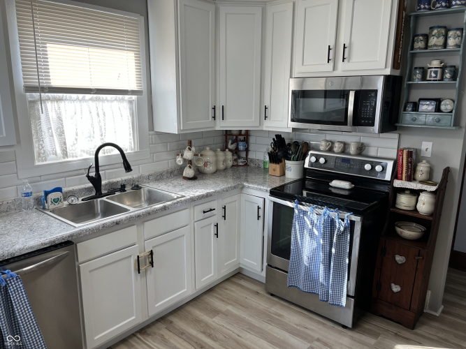 Listing Image 14