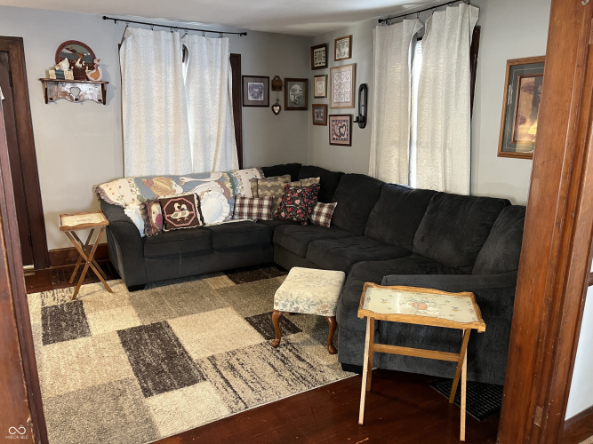 Listing Image 7