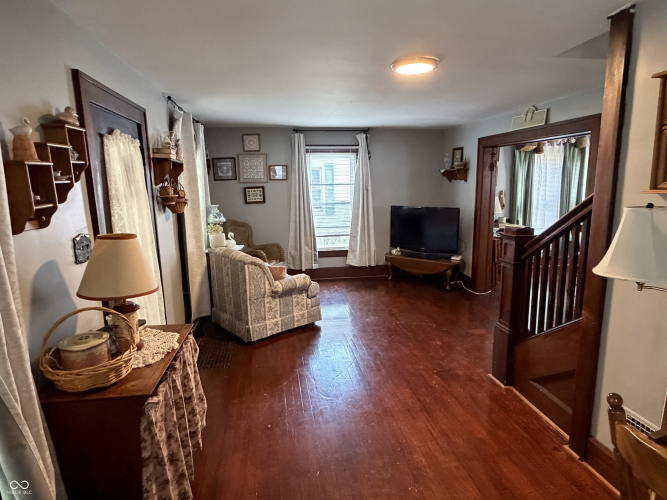 Listing Image 8
