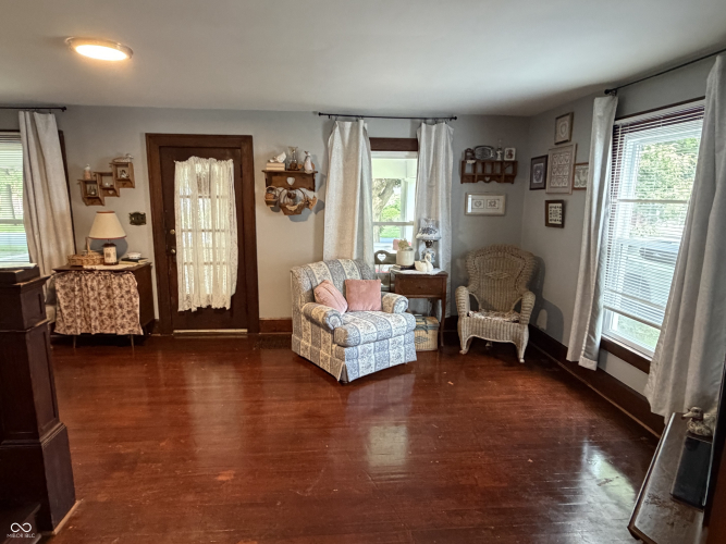 Listing Image 9
