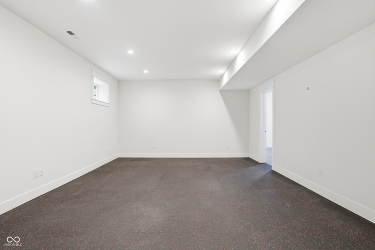 Listing Image 38