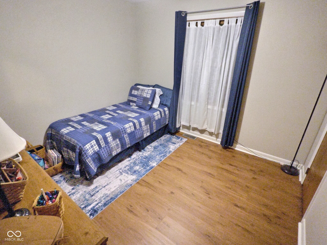 Listing Image 18