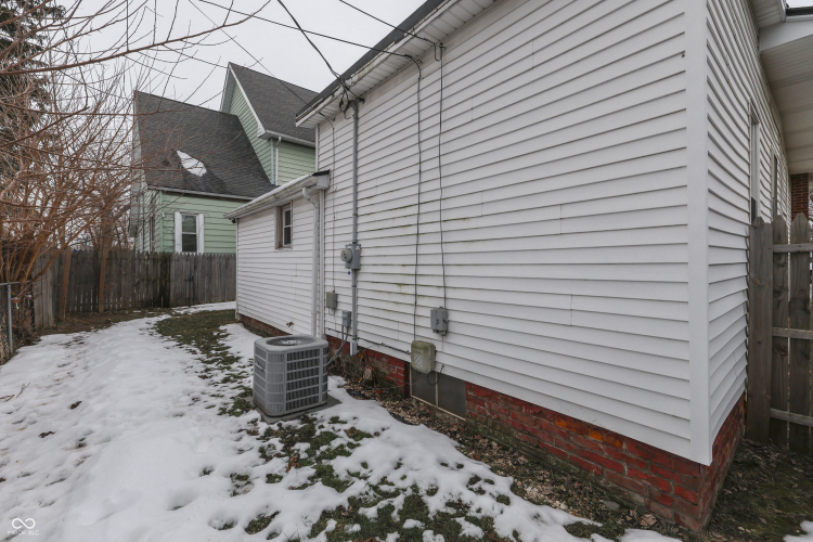 Listing Image 19
