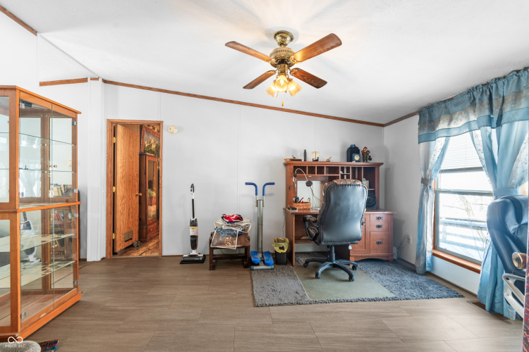 Listing Image 18