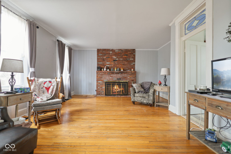 Listing Image 19