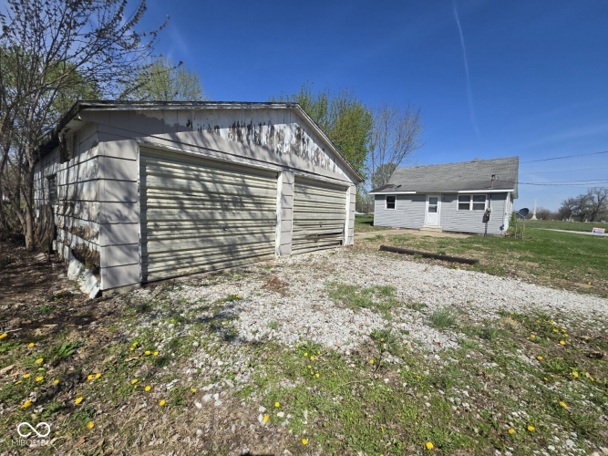 Listing Image 5