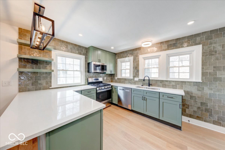 Listing Image 13