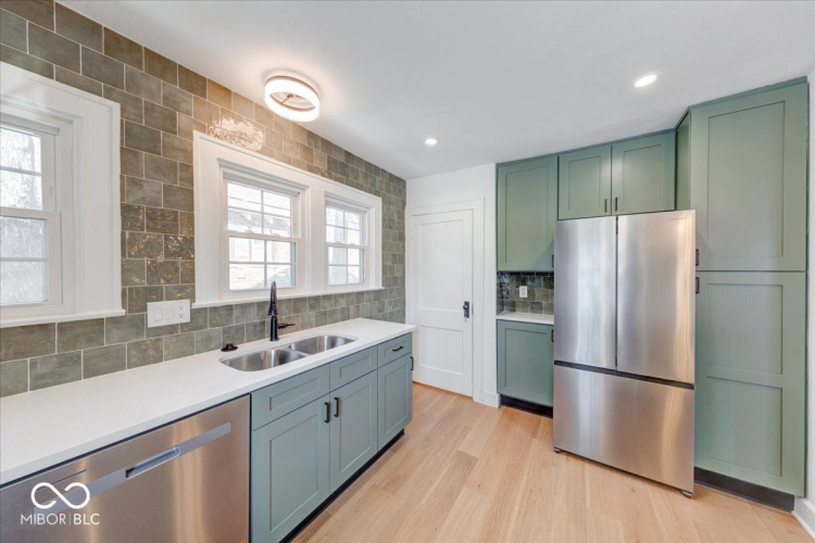 Listing Image 15