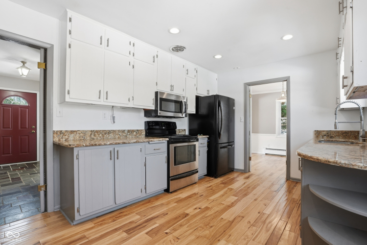 Listing Image 10