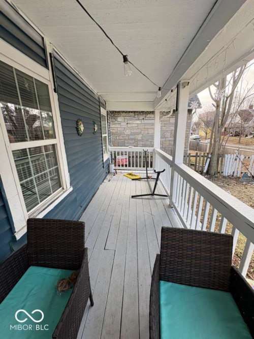 Listing Image 4